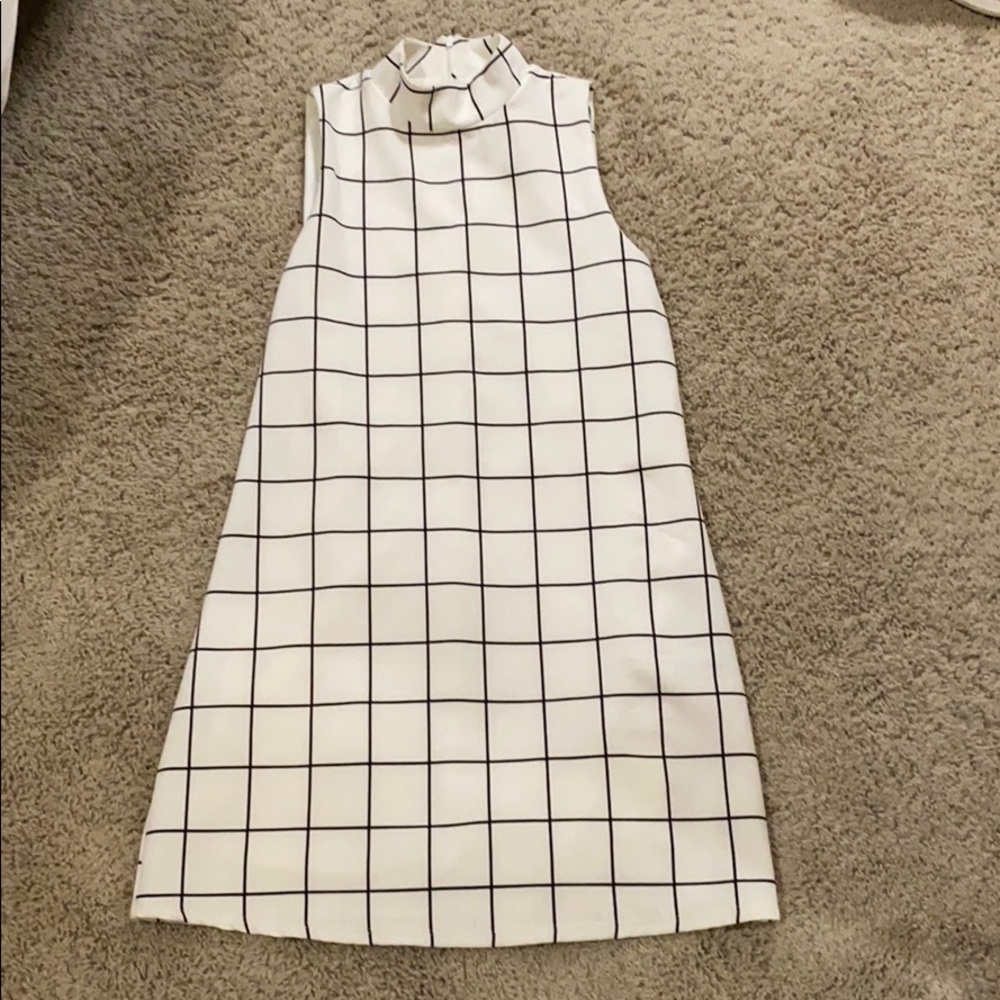 Lulus mock neck dress